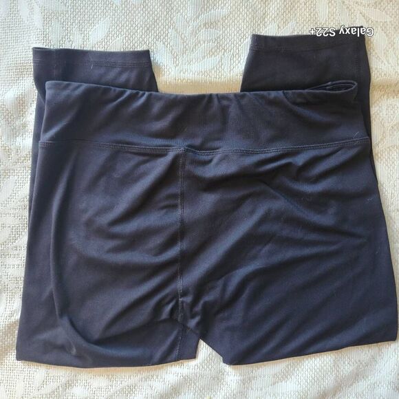 All In Motion black capri athletic pants - Picture 5 of 5